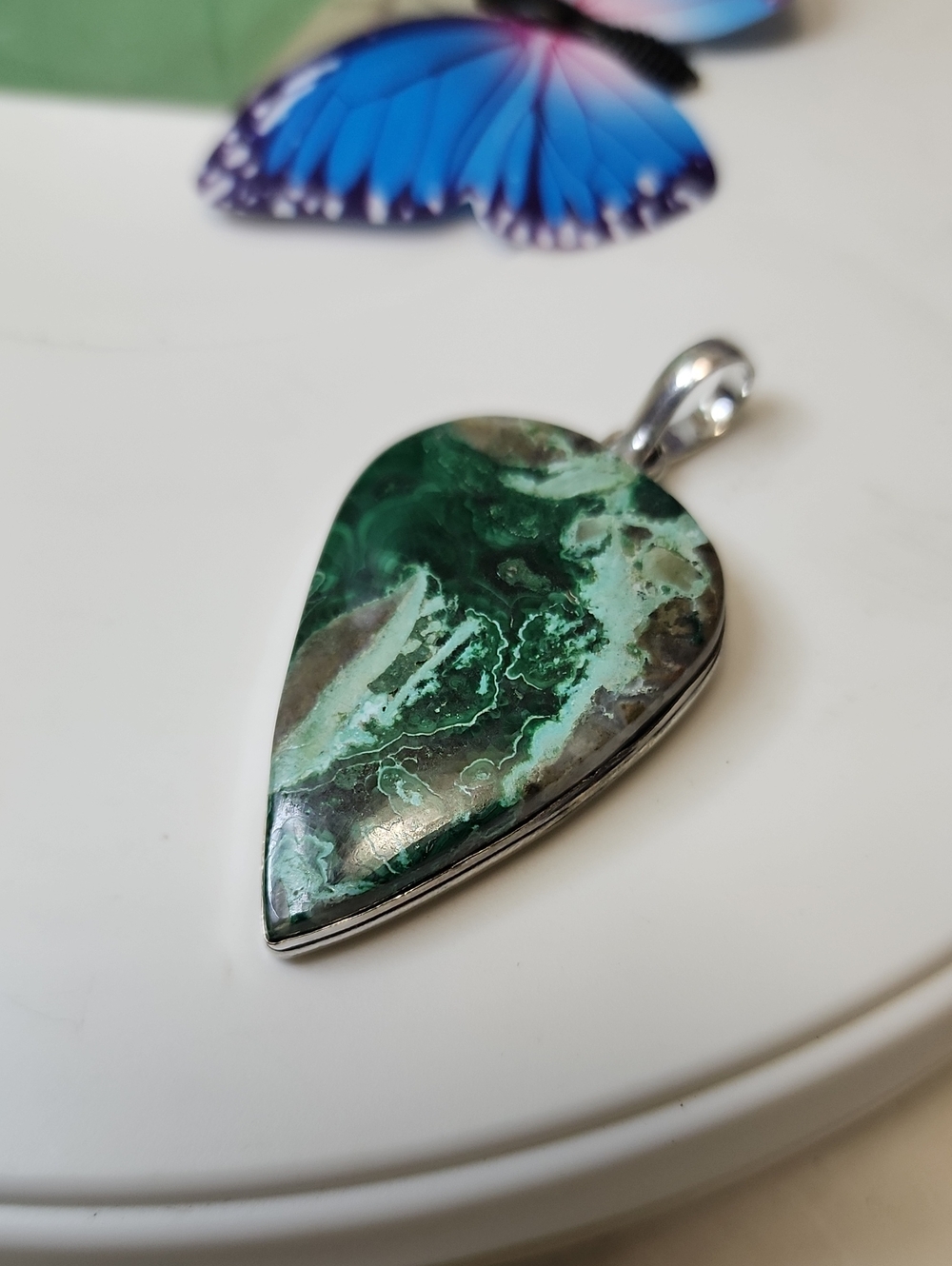 Green Teardrop Stone Pendant Necklace - Unbranded